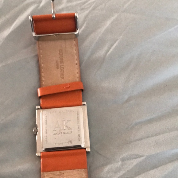 Watch - Picture 3 of 3